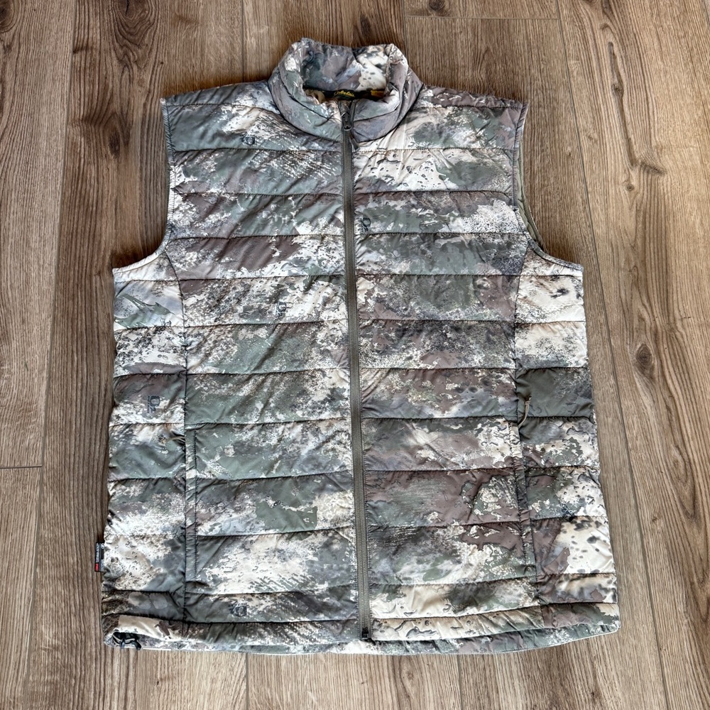 Cabela’s 3M Thinsulate Featherless Camo Vest Size Large